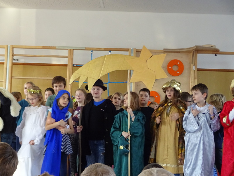 Aufführung im Kindergarten Gartenweg - 3a, 3b