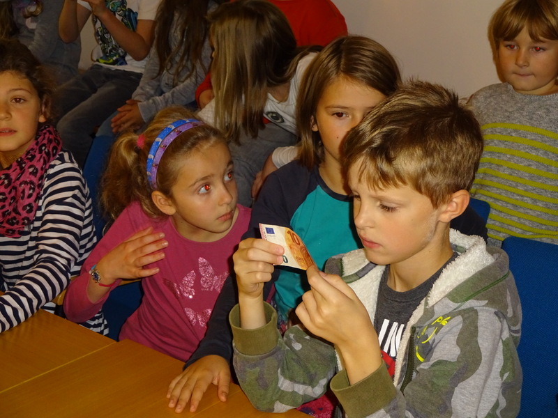 Besuch auf der Bank - 2a, 2b