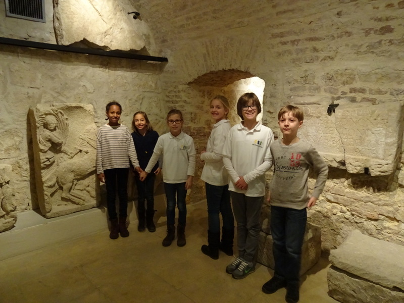 Junger Römer, hopp aufs Pferd - 4a, 4b