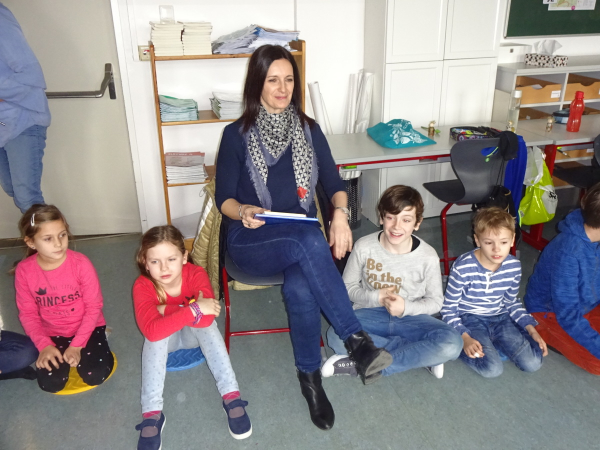 15.12.2017 - Vorlesestunde - Partnerklassen - 2b, 4a