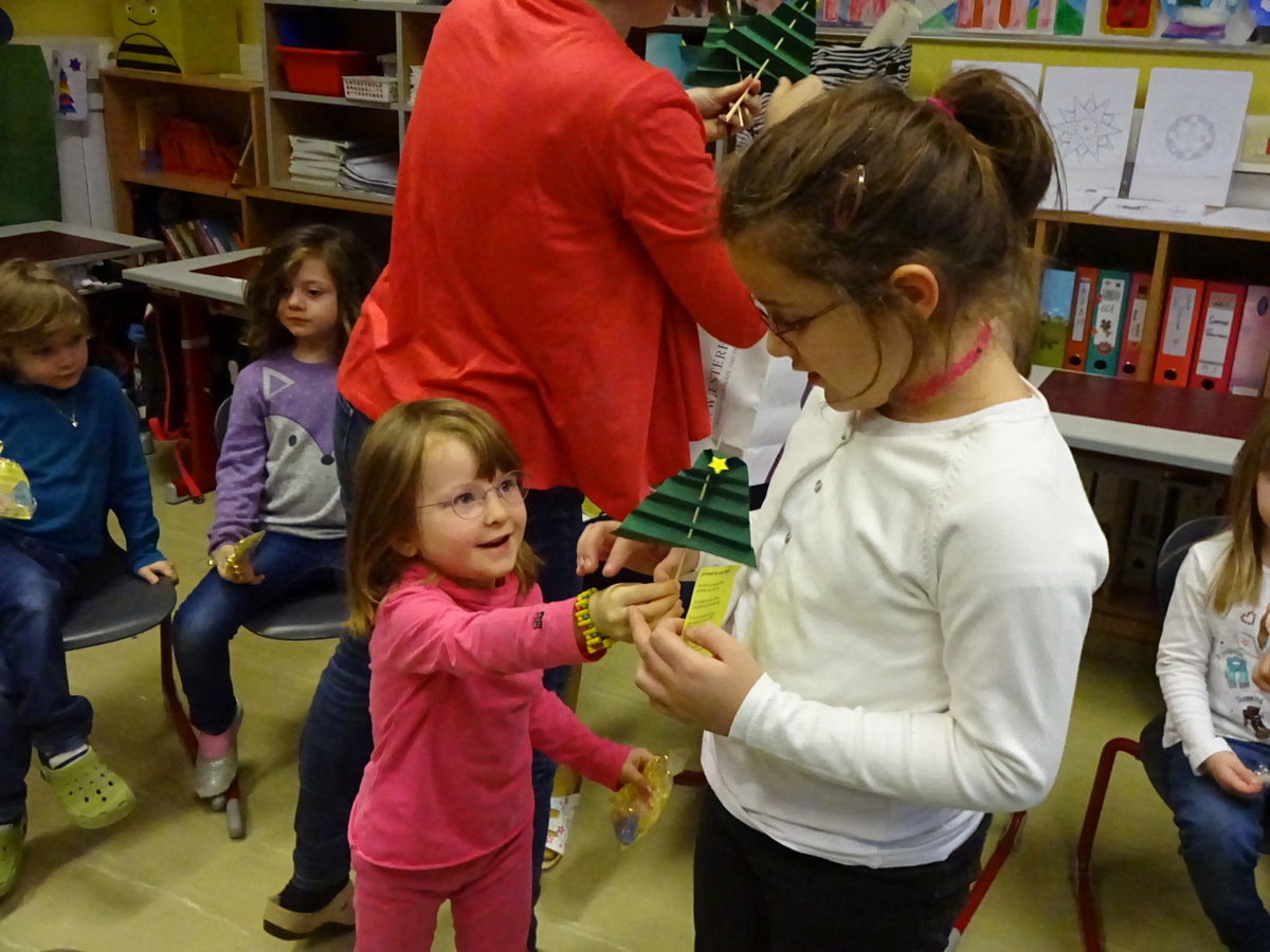 21.12.2017 - Weihnachtsstunde mit der Fischegruppe - 2a