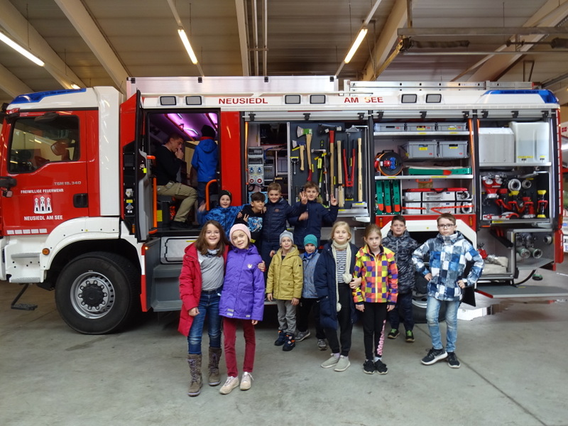16.05.2019 - Besuch bei der Feuerwehr - 3a, 3b